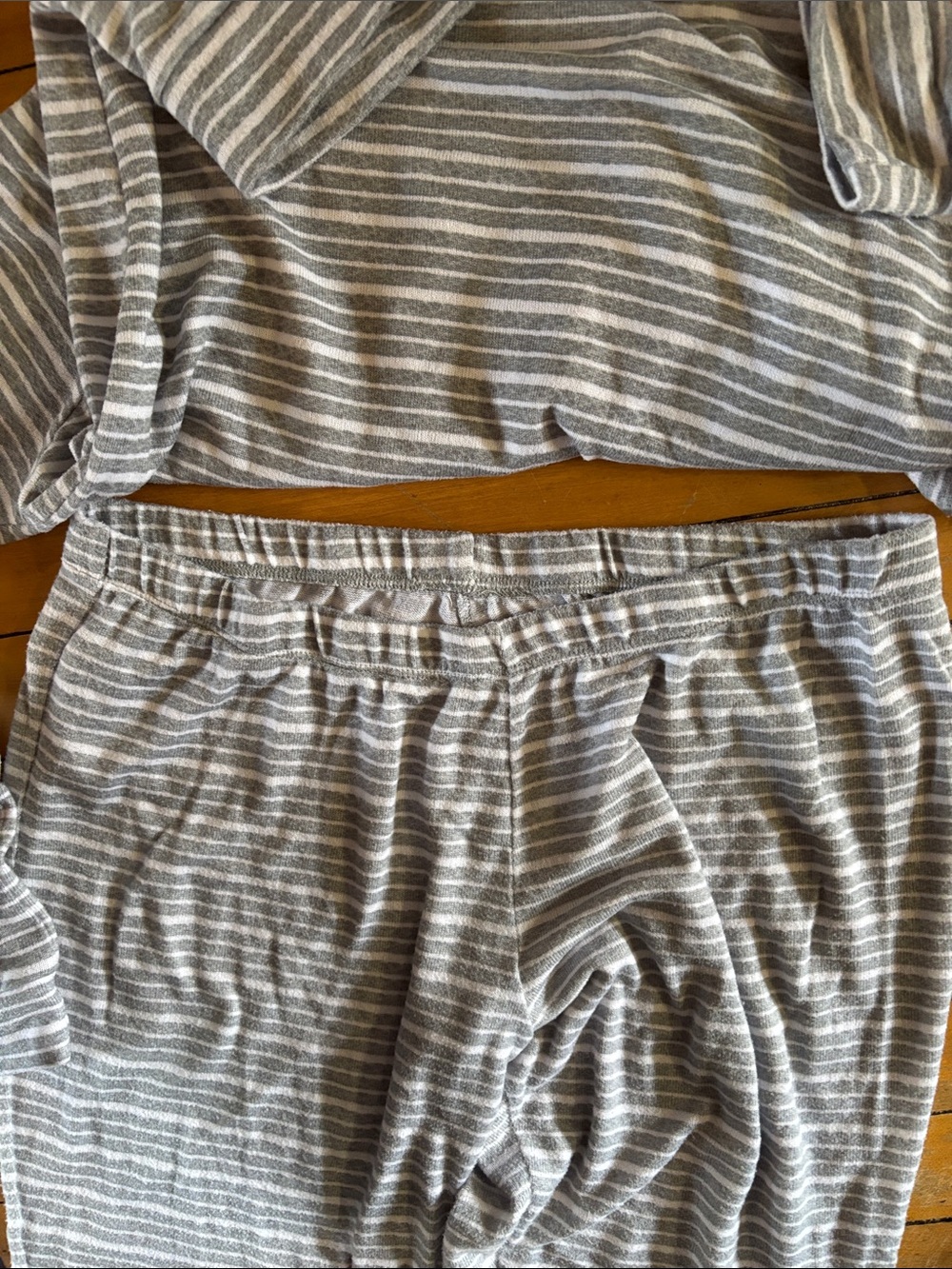 EUC 2 piece Striped Long-Sleeve Pajama Set - Gray - Picture 4 of 5